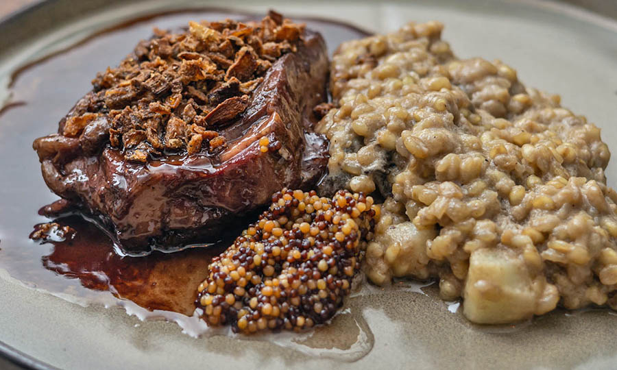 Lengua con cremoso de mote y mostaza casera - Bocanriz