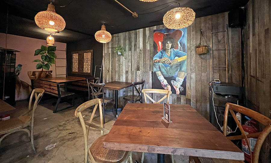 Salones interiores en Morera Casa Bar