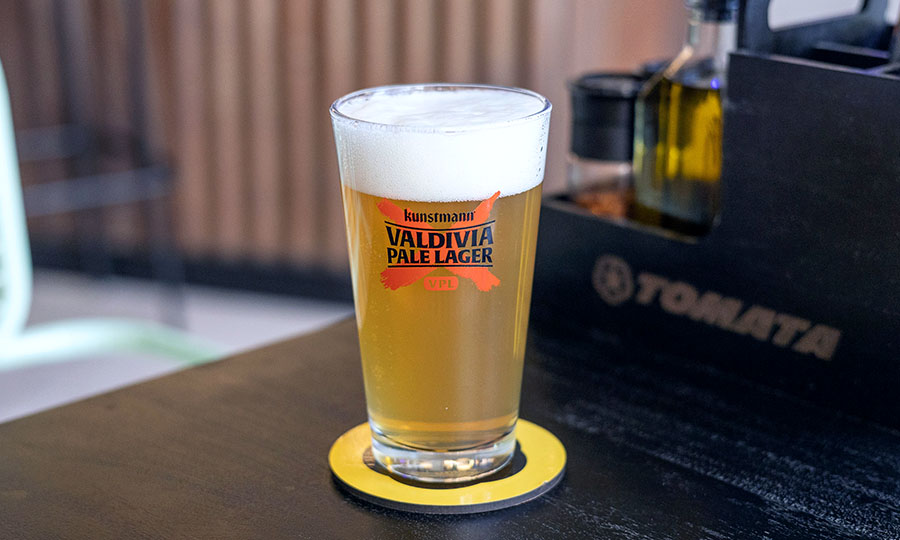 Una refrescante cerveza Kunstmann