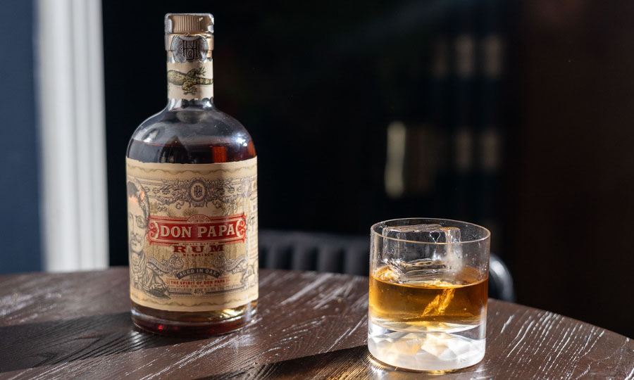 Ron Don Papa en las rocas - La Ronera Barrio Italia