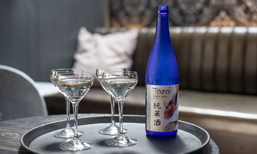 Sake, en elegante servicio - Piso Uno