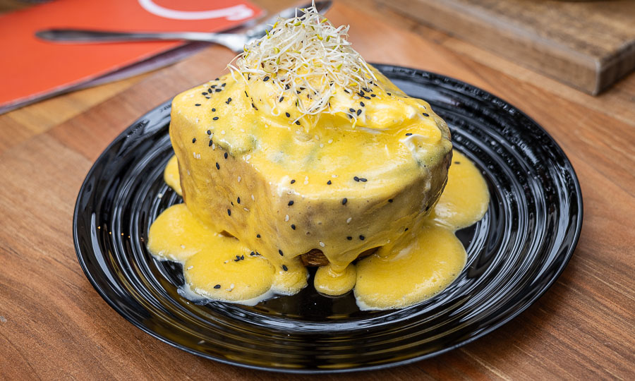 Benito Mae: Adictivo benedictino en pan brioche