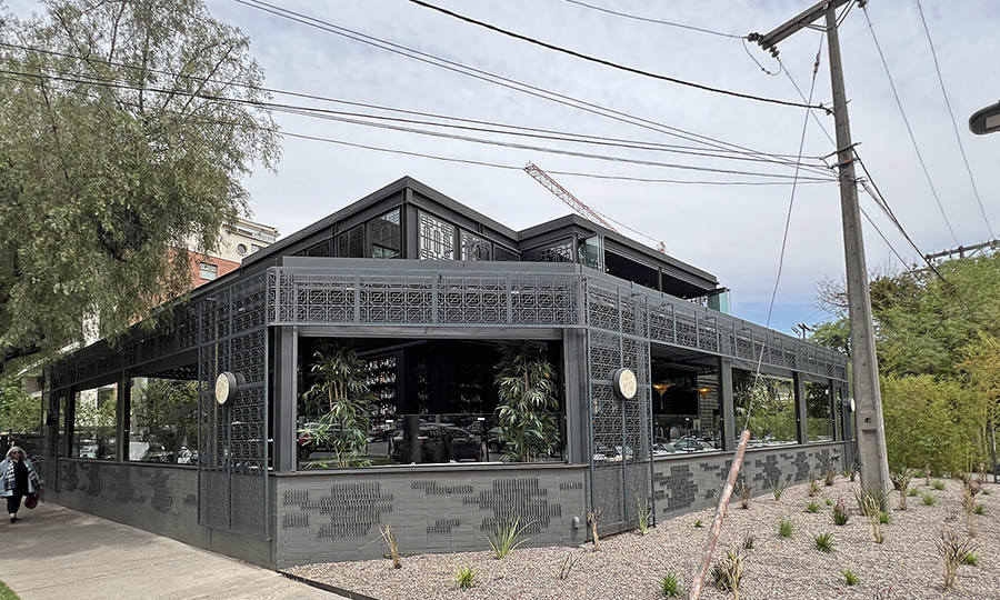 Fachada del restaurante Shi-Nu en Alonso de Crdova