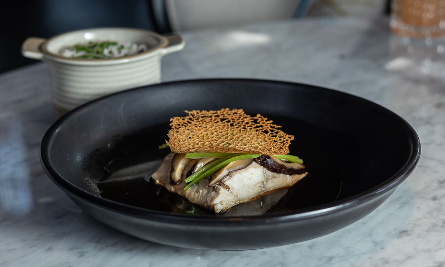 Pescado Imperial con arroz infusionado