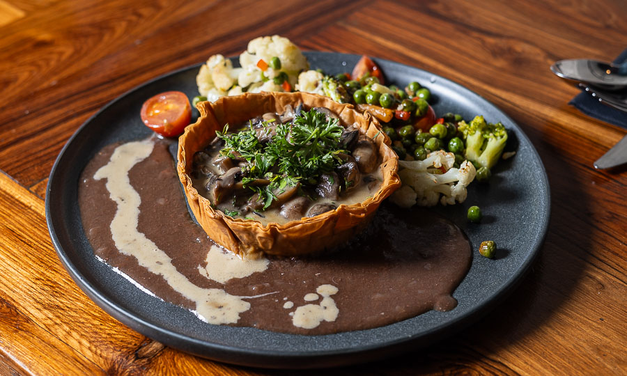 Sabrosísimo caracoles, sus escargots Vol-au-vent con champiñones - Los Canallas
