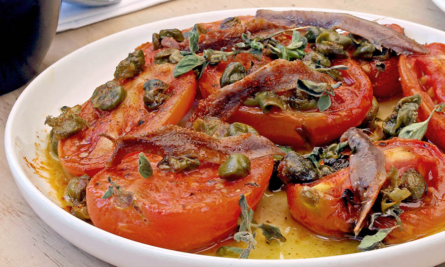 Maravillosos Tomates mediterrneos con anchoas - Guappo Bistr