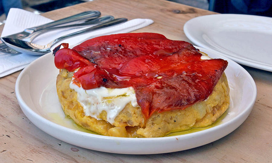 Golosa Tortilla española con pimentn asado