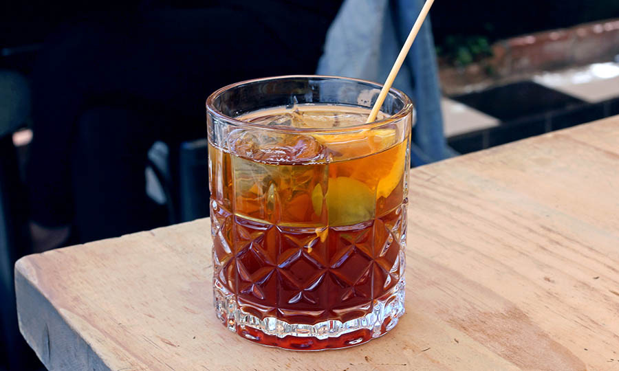 Vermouth Casa Negra rojo, con soda