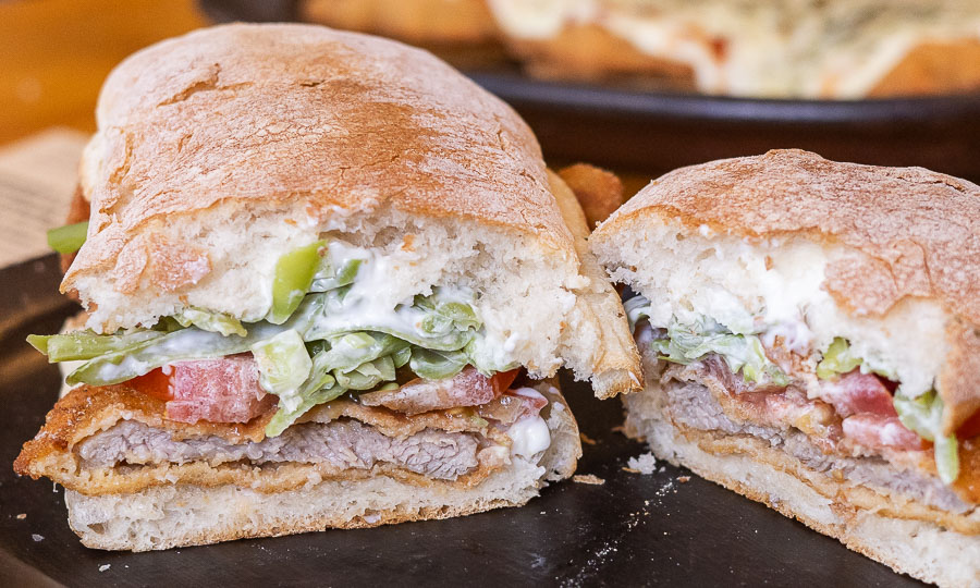 Sndwich de Milanesa de vacuno como Chacarero