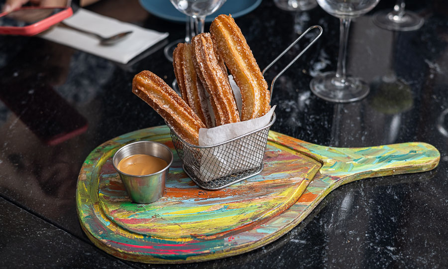 Frescos Churros con salsa de manjar