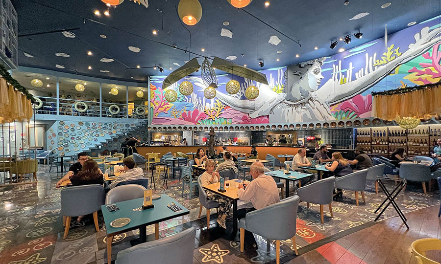 El gran saln del restaurante De Caleta