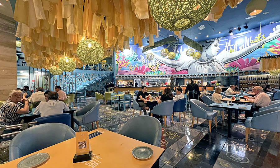 El gran saln del restaurante De Caleta - DeCaleta - Monticello