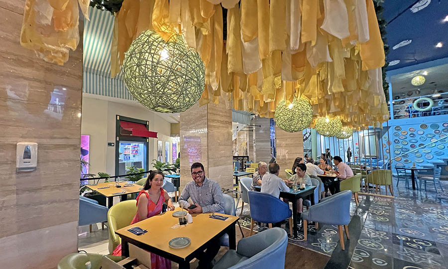 El gran saln del restaurante De Caleta