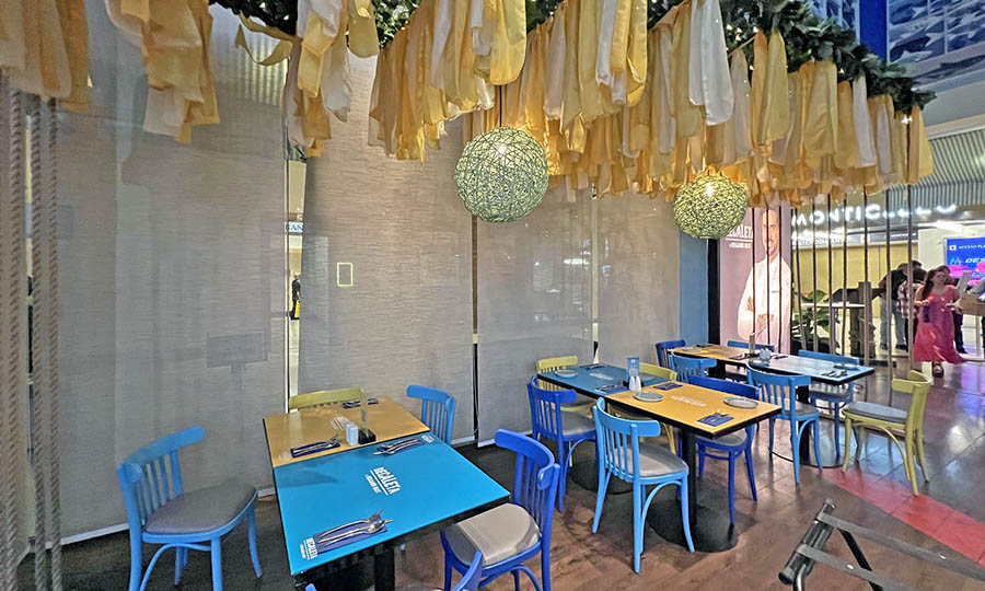 El gran saln del restaurante De Caleta - DeCaleta - Monticello