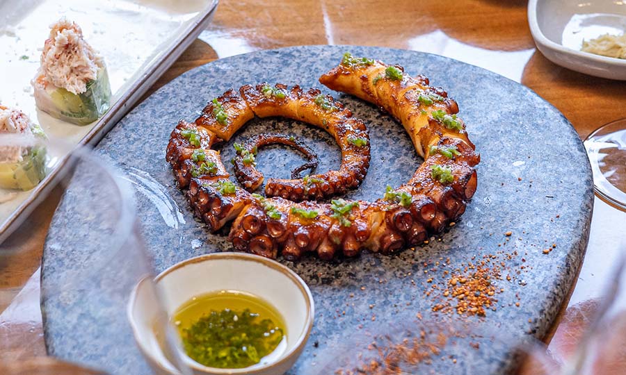 Pulcro y ldico Pulpo robatayaki adobado