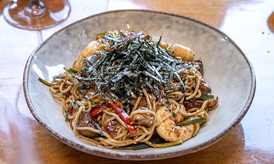 Estupendo y sedosos Yakisoba