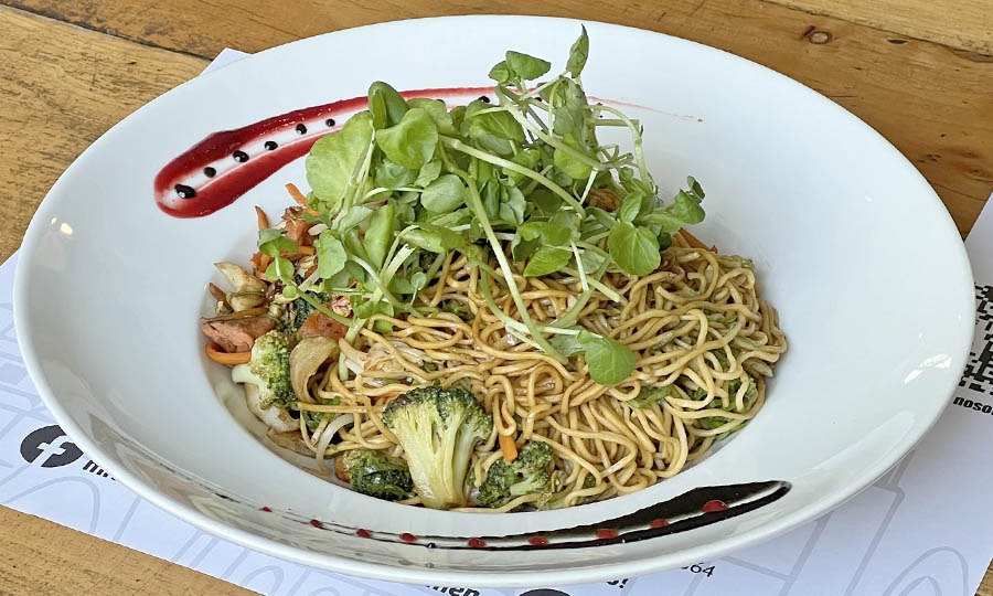 Yakisoba especial de mariscos