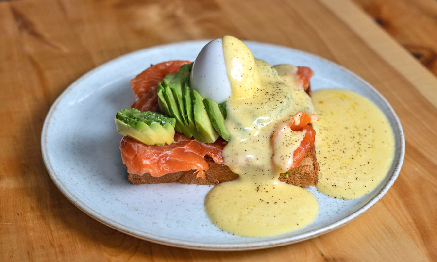 Huevos Benedictinos: Tostada brioche mega paltón