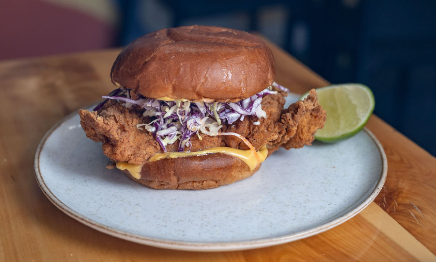 Sándwich de pollo frito