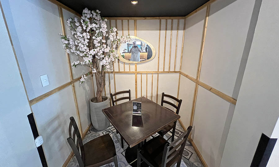 El remodelado saln interior de Kintaro Ramen Bar