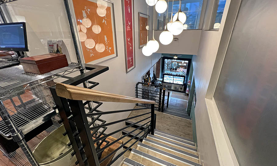 La escalera al segundo piso de Nolita