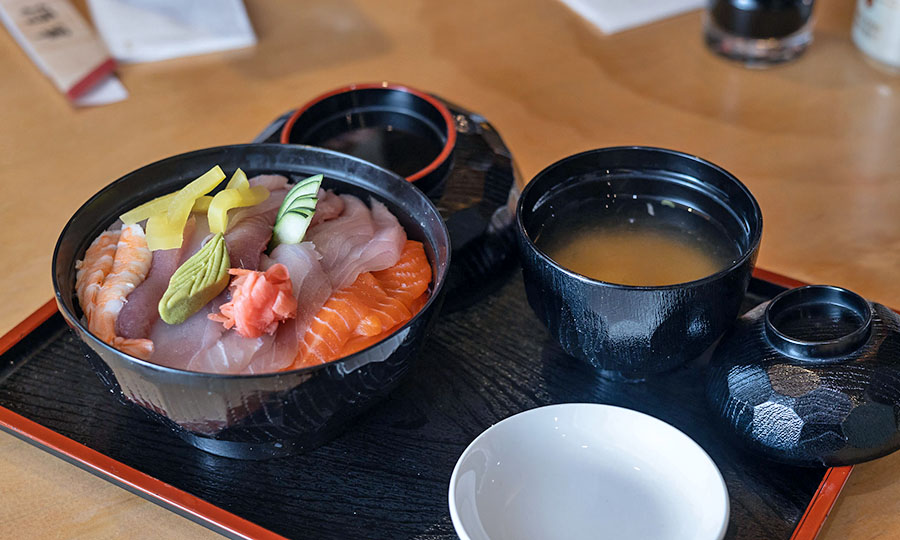 Chirashi Sashimi Don