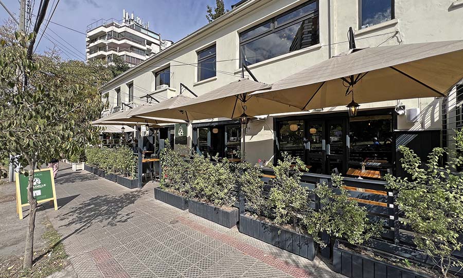 Fachada del Bar Restaurante Citadelle en Av. Tobalaba