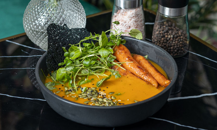Potaje de zapallo con zanahorias asadas