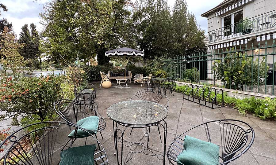 Las terrazas frontales de Casa Juliet por Pocuro