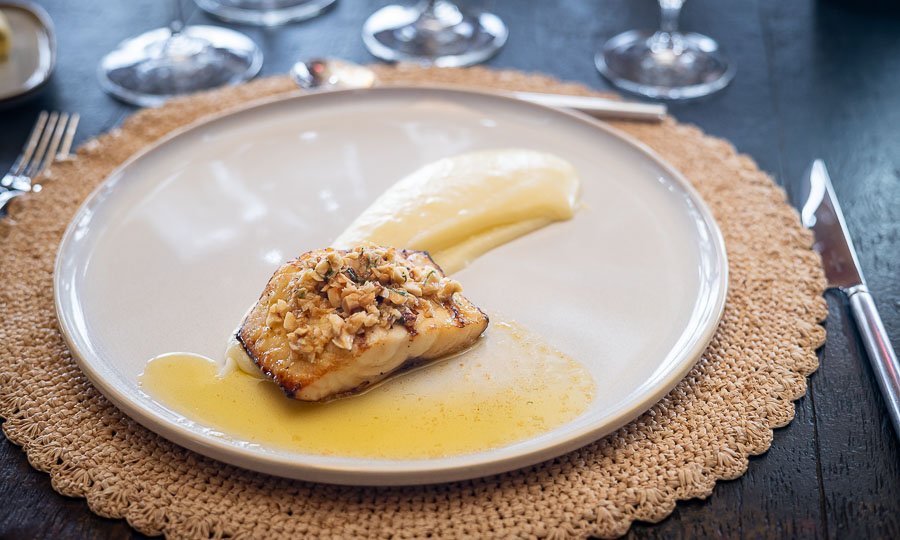 Esturin a las brasas con cremoso de papas