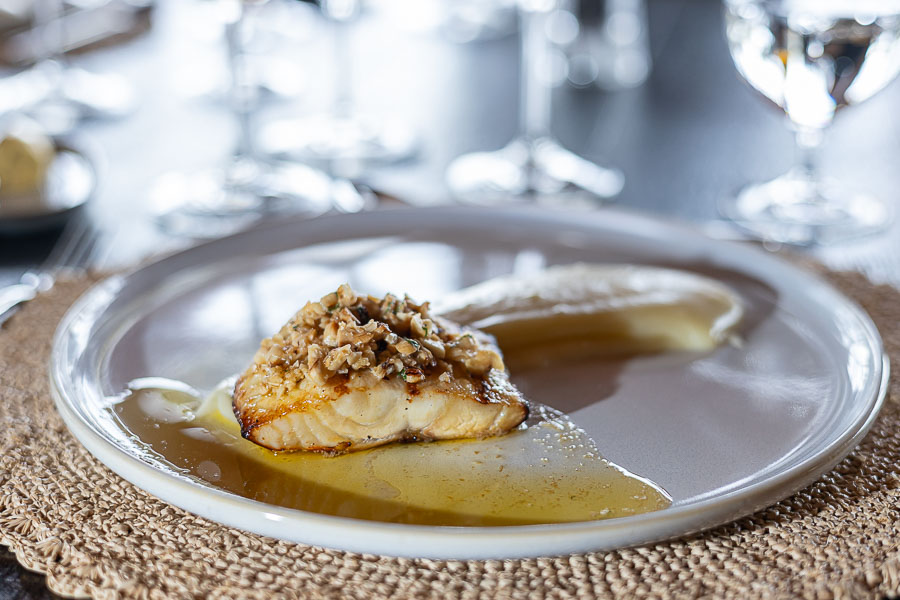 Esturin a las brasas con cremoso de papas