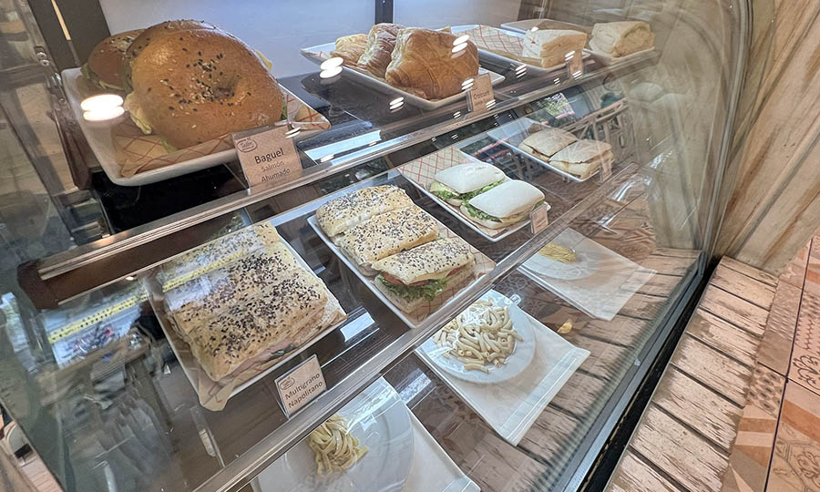 Vitrina de sandwiches y snacks - El Taller - Providencia