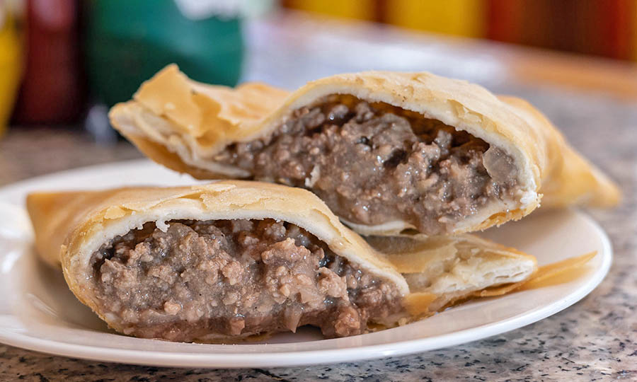 Empanada frita de pino
