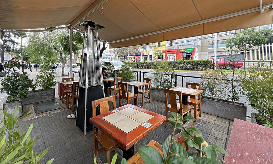 La terraza de la Fuente Suiza por Irarrzaval