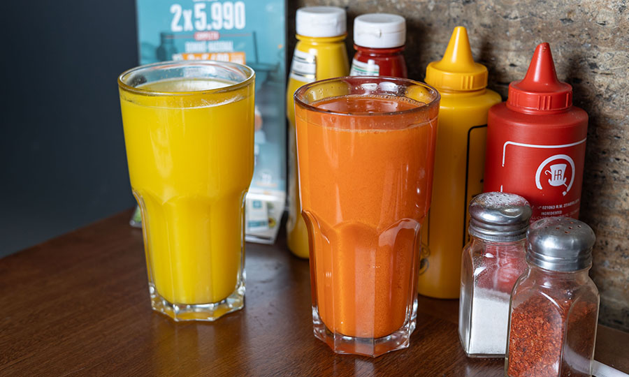 Jugos vitamina Naranja y Aliada (naranja - zanahoria)