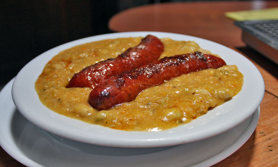Porotos con Mazamorra y Longanizas