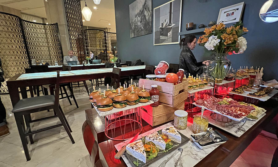 Bufet de picoteos y charcutera Klimscha - Lobby Bar - Hotel Sheraton