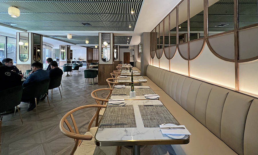 El saln interior del restaurante Nosu