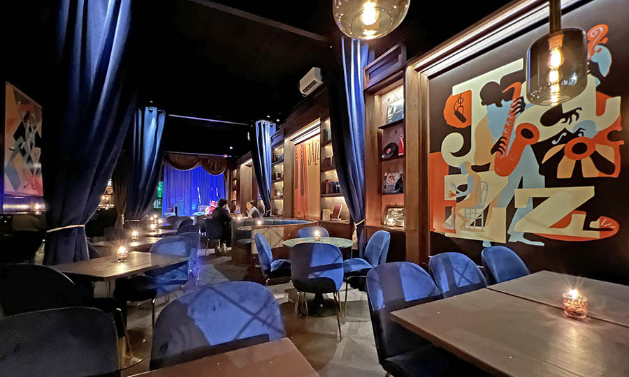 El gran saln del Bar Backroom - Backroom Bar
