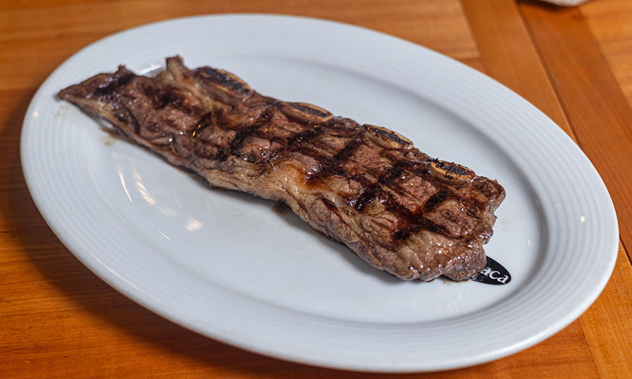 Asado de tira de Angus a la parrilla