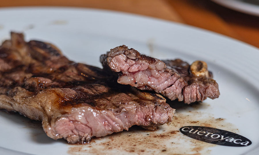 Asado de tira de Angus a la parrilla