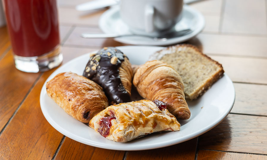 Bollera francesa y mini croissant