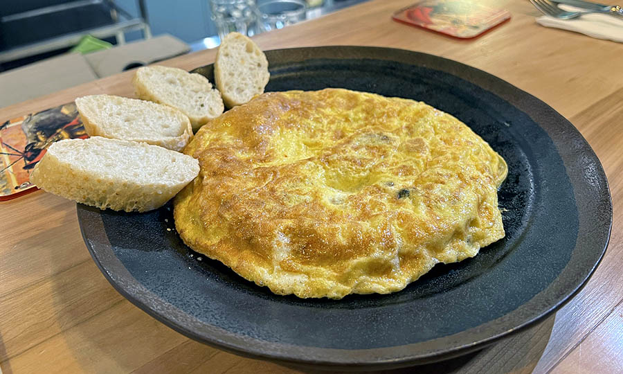  Jugosa Tortilla espaola con cebolla caramelizada