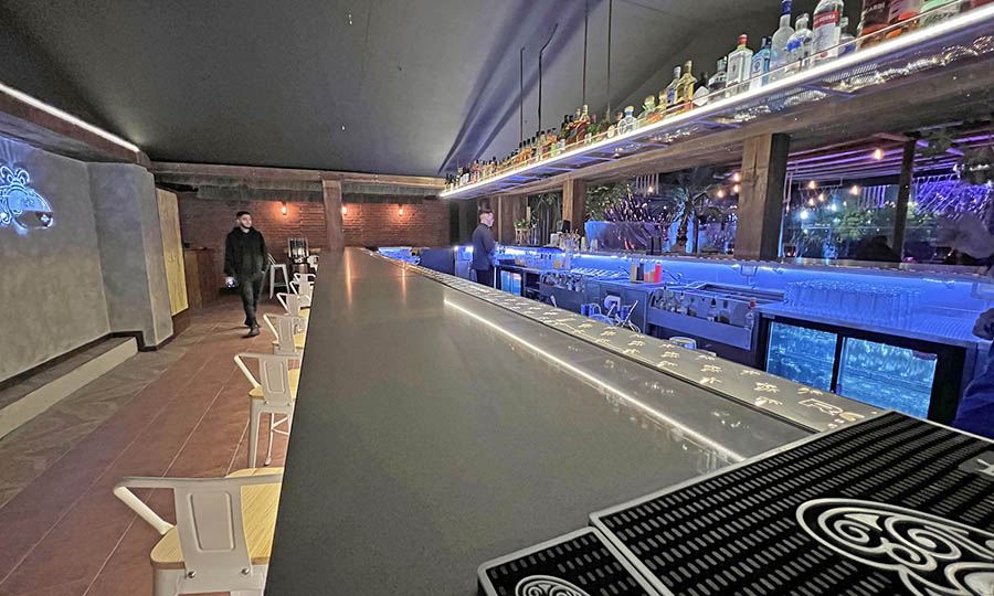 La imponente barra 360 de Roatan Vitacura - Roatn Bar - Vitacura