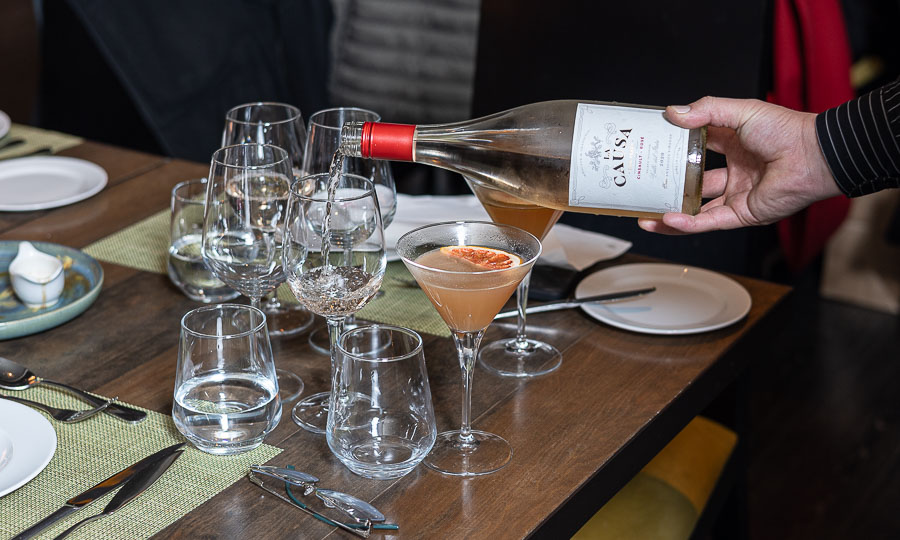 Servicio de vinos: Cinsault Rose 2020 La causa