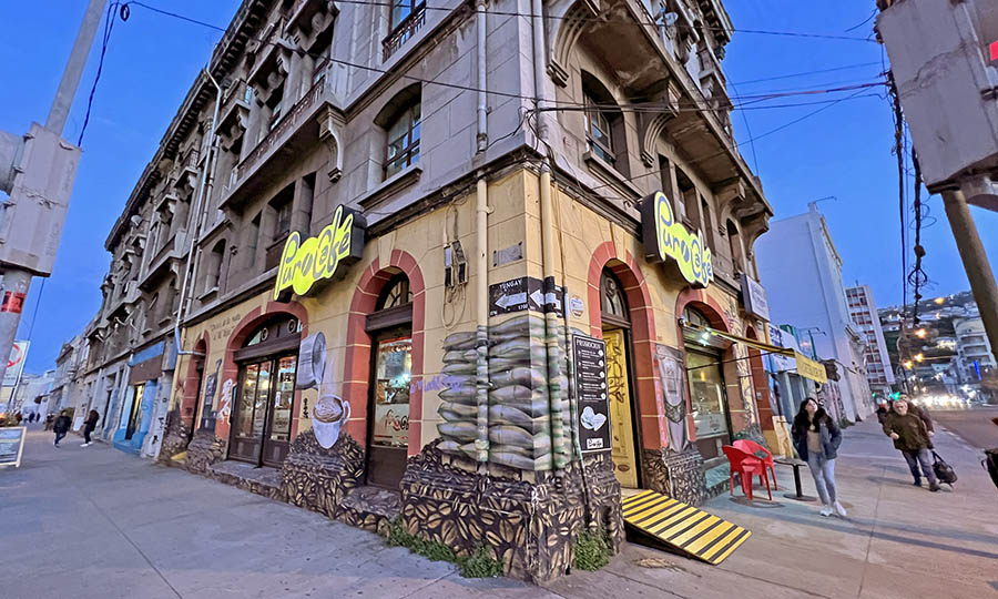Fachada de la Cafetera Puro Caf en Valparaiso