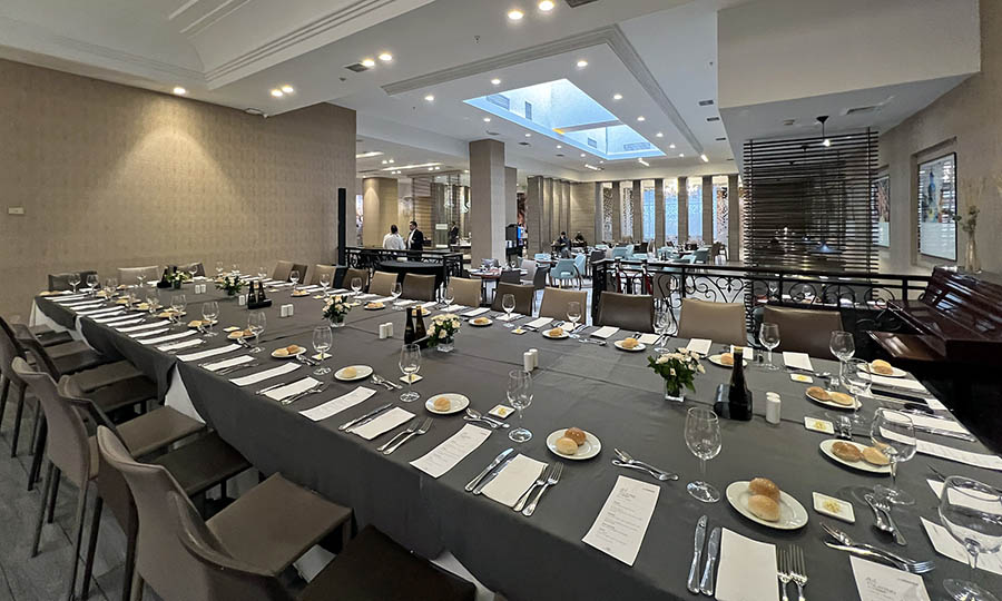 Mesa montada para eventos