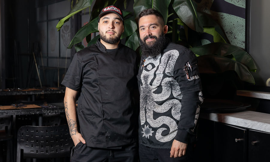 Leonardo el chef y Alejandro el headbartender de Caoba