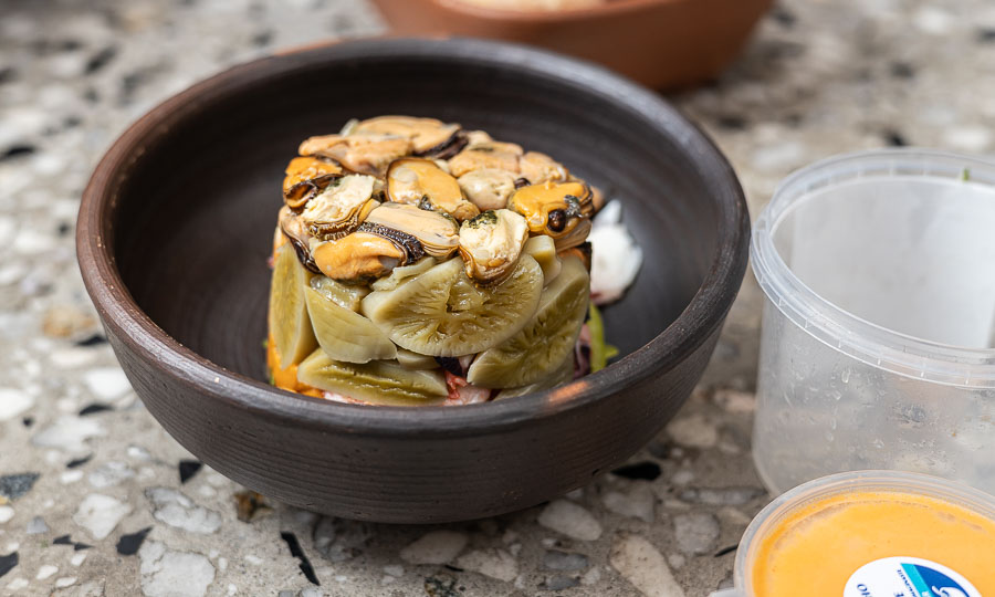 Gran Mariscal chao caa, con gazpacho de piure  - De Costa a Costa - Vitacura