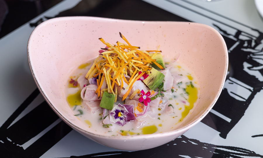 Ceviche de atn con leche de coco tropical
